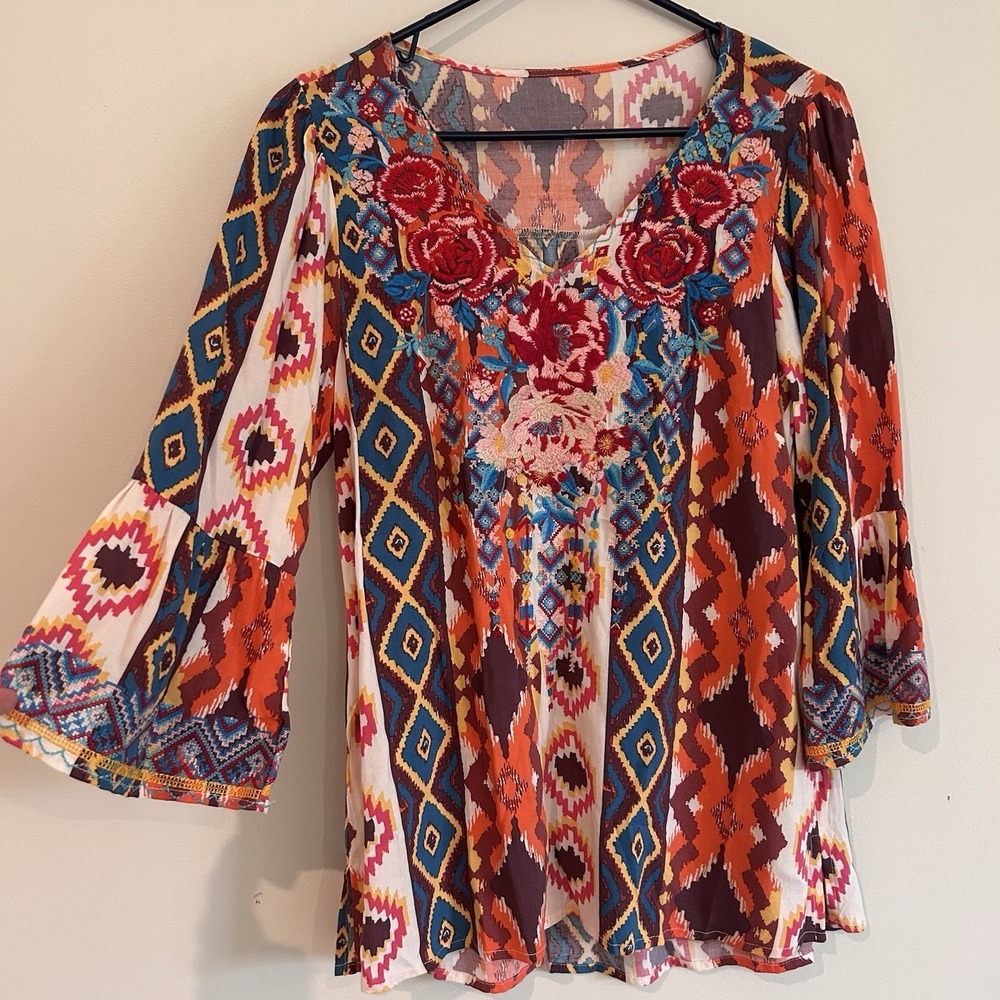 Boho Embroidered Blouse Sz M Floral Southwestern Bell Sleeves Artsy Colorful